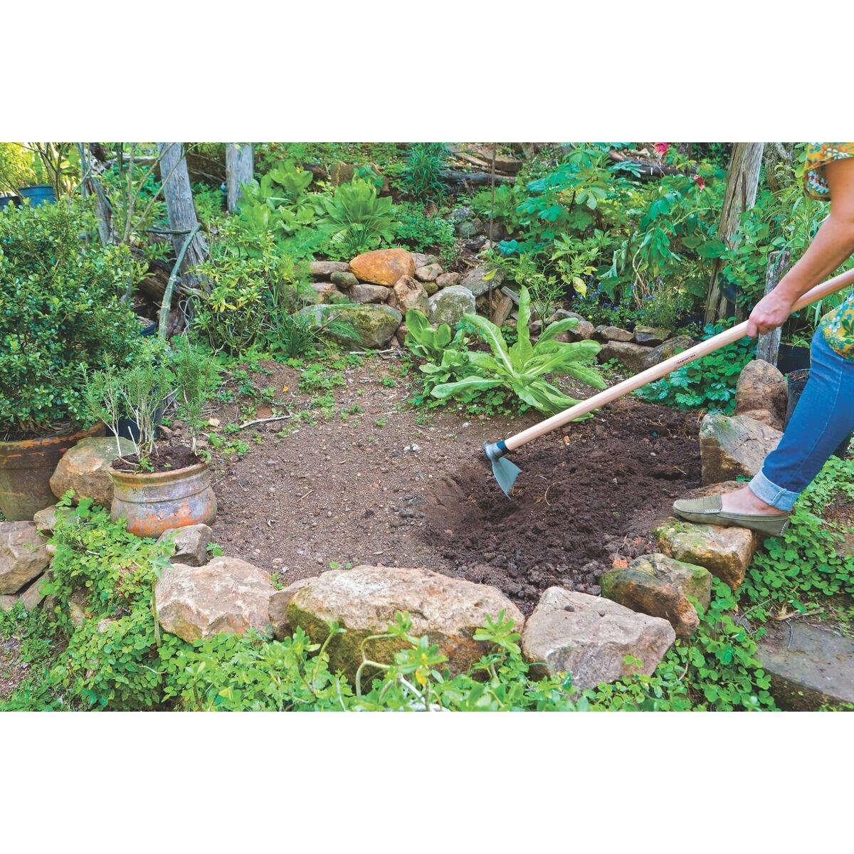 Enxada estreita 2.5, cabo de madeira 145 cm Tramontina 77218754 - Imagem 2